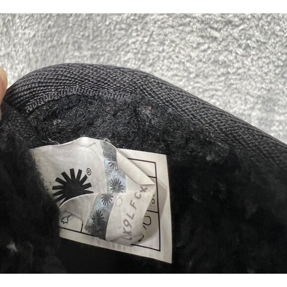 Kids UGG Neumel II Ankle Boots - Black Suede, Size 1 US [1017320K] Snow Winter - Picture 9 of 9